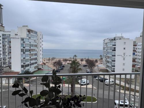 Precioso Apartamento en primera línea de Mar Santa Margarita Roses