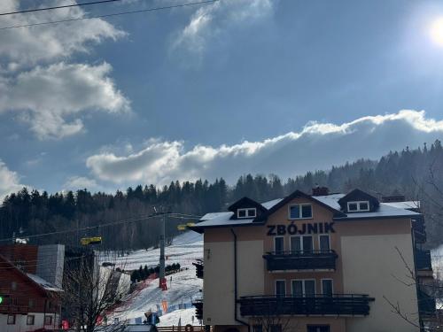 Pokoje Goscinne Zbojnik