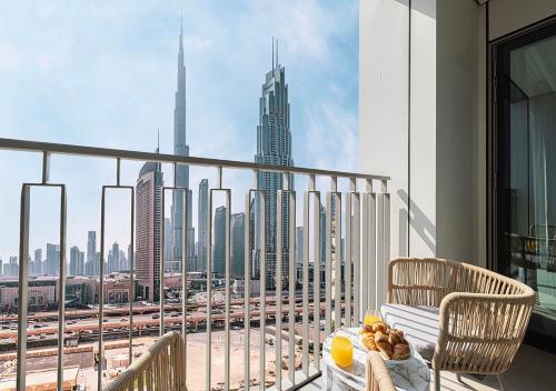Luxury Downtown Suites by Maison Aurora
