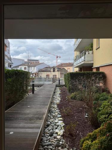 Toulouse Marengo-Gare Matabiau - Médiathèque-Allées Jean Jaurès proche ligne B Parking privé sécurisé gratuitprivé