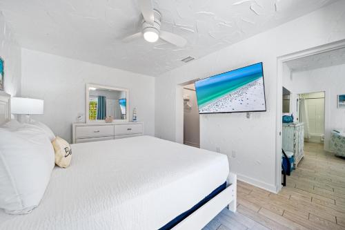 Postel nebo postele na pokoji v ubytování Crescent Beach Villas By Beachside Management