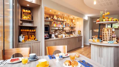 Makanan di atau berdekatan aparthotel ini