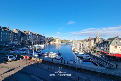 Les Colombages - studio ON the port of Honfleur - nice view