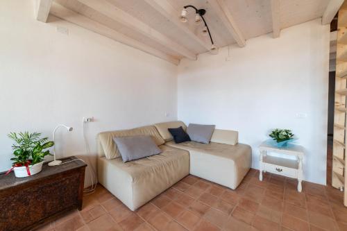 Χώρος καθιστικού στο Casa Tharros