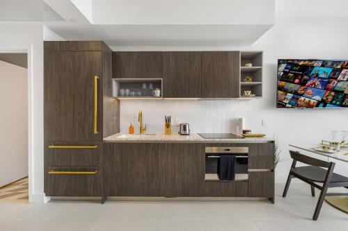 Exclusive Studio with City Views in Downtown Miami photo 27