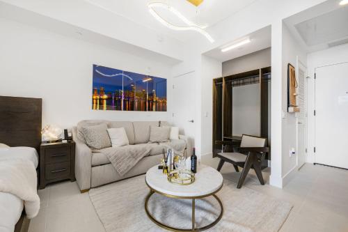 Exclusive Studio with City Views in Downtown Miami photo 22