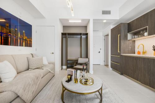 Exclusive Studio with City Views in Downtown Miami photo 23