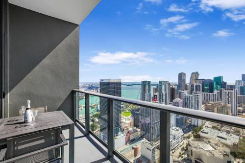 Exclusive Studio with City Views in Downtown Miami photo 3