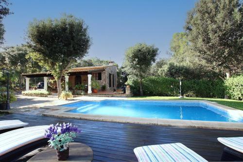 Quiet and wooded area of the Mallorcan countryside by Renthousing