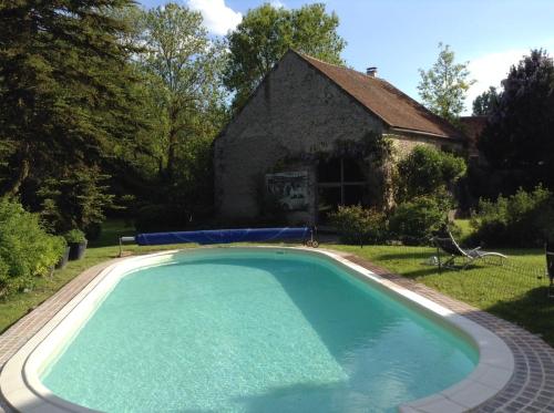 Πισίνα στο ή κοντά στο Maison region Fontainebleau pool sauna river