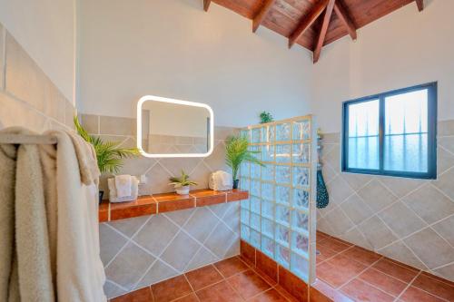 Koupelna v ubytování PALM HOUSE - LUXURY VILLA - SAMANÁ - Ocean Front
