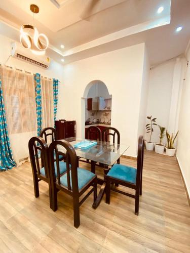 Χώρος καθιστικού στο 5bedroom villa in rishikesh