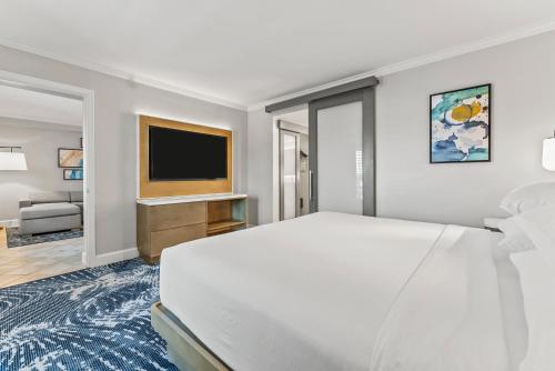 Un ou plusieurs lits dans un hébergement de l'établissement Crowne Plaza Orlando-Downtown by IHG