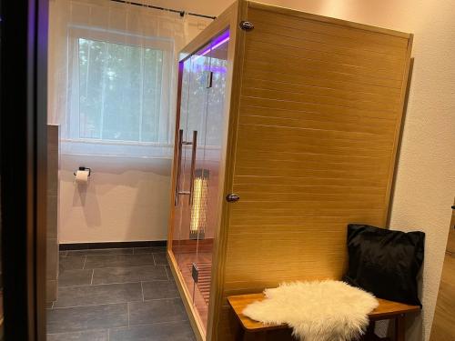 Koupelna v ubytování Neue moderne Ferienwohnung mit Infrarot Sauna