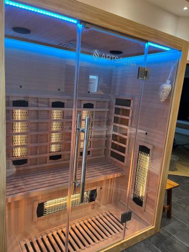 Koupelna v ubytování Neue moderne Ferienwohnung mit Infrarot Sauna