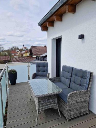 Posezení v ubytování Neue moderne Ferienwohnung mit Infrarot Sauna