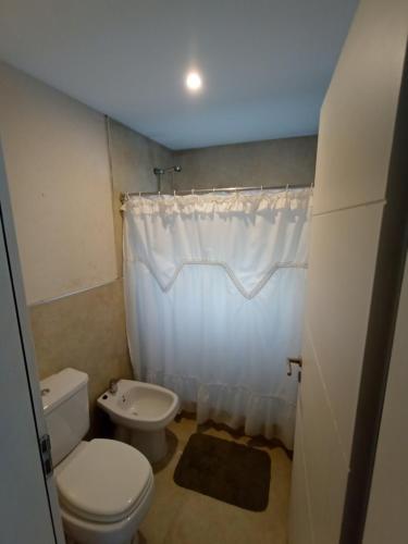 Koupelna v ubytování Apartamentos Valeria Medanos