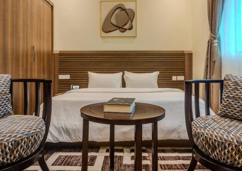 Grandeur Studio Apartment