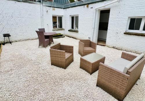 Et opholdsområde på Studio fonctionnel, équipé avec jardin proche gare