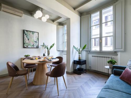 Flora Deluxe Apartment