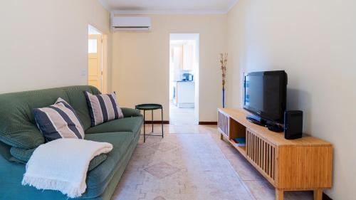 Douro River View 2BR Home by LovelyStay