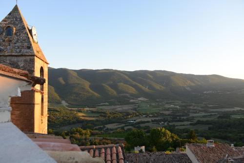 Grande maison de village - solarium et terrasse