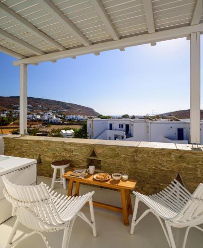 Gallery image of ALASI Tinos Jacuzzi Hotel in Agios Ioannis Tinos