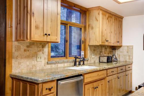 Dapur atau dapur kecil di Big Pine Lodge