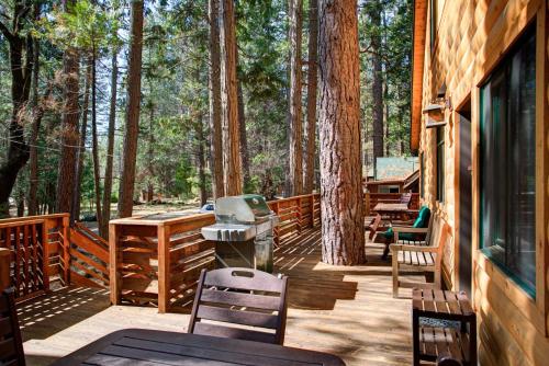 Balkoni atau teres di Big Pine Lodge