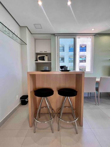 Η κουζίνα ή μικρή κουζίνα στο Top! Decor Moderno Com Vista - Av Barão Homem de Melo 4520 esquina com Raja Gabáglia