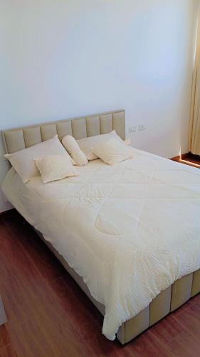 Airport bed and breakfast apartment