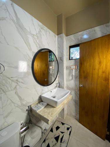 Ένα μπάνιο στο Doña Emilia Hotel Boutique