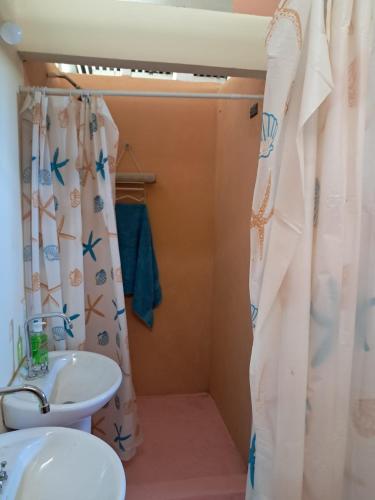 Ένα μπάνιο στο Casa Esmeralda