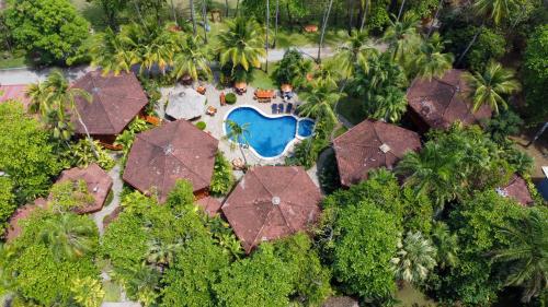 Bazén v ubytování Tambor Tropical Beach Resort- Adults Only nebo v jeho okolí