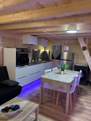 Η κουζίνα ή μικρή κουζίνα στο Le Chalet de Françesca