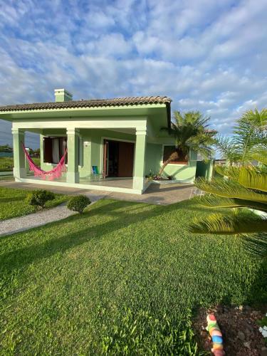 Κήπος έξω από το Excelente CASA 2 quadras do mar