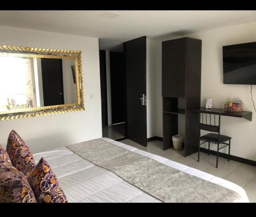 Postel nebo postele na pokoji v ubytování LUXURY Hotel
