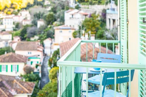 Beautiful & large sea view apartment