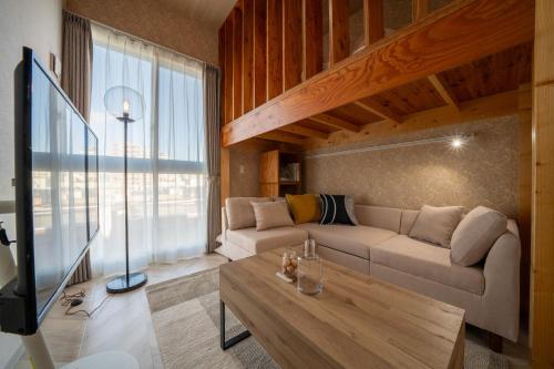 SROOM Inn