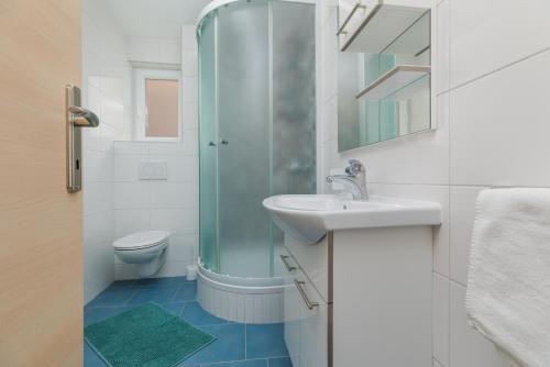 Apartments with parking space Baska Voda, Makarska - 23641