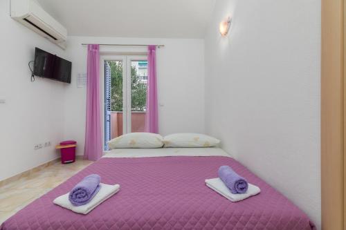 Apartments with parking space Baska Voda, Makarska - 23641