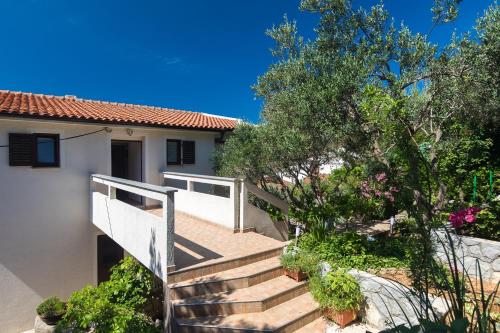 Apartments with a parking space Baska, Krk - 23918