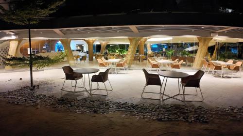 Imagen de la galería de Dominiks Green Heaven Epic Ocean View Tambuli Pool, en Lapu Lapu City