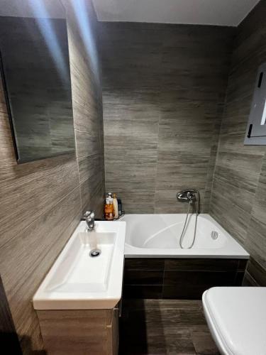 Private hottub Athens Skythens omonoia
