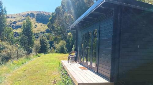 Φωτογραφία από το άλμπουμ του Okuti Cabin, Little River σε Puaha