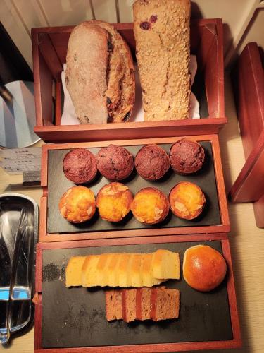 Makanan di atau berdekatan hotel