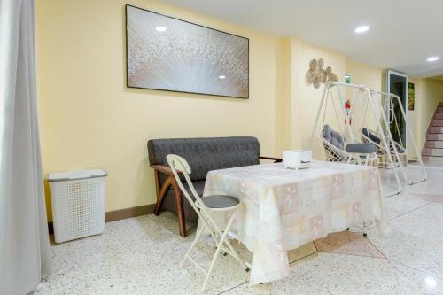 Ruang duduk di Bangkok Sukhumvit Rama Residency