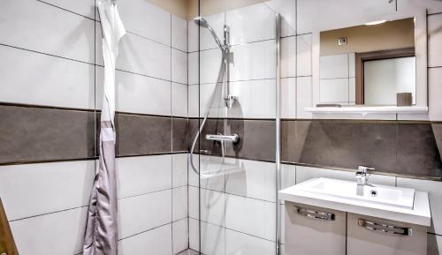 Kúpeľňa v ubytovaní Appartement spacieux à Porto-Vecchio avec piscine partagéeB