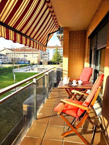 Red Wine Haro, piscina y parking