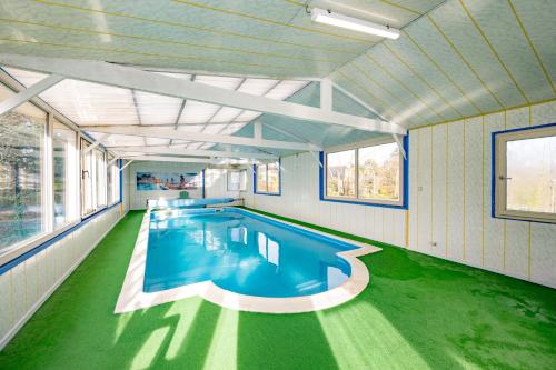 La Picardière - Piscine intérieure à Erquy